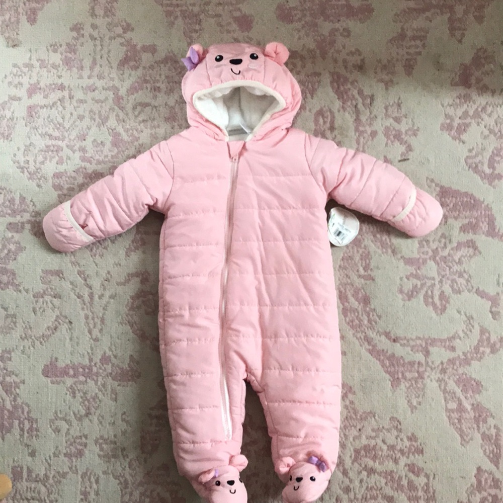 New light pink really warm baby bear snow suit 6-9 months- runs a lil big